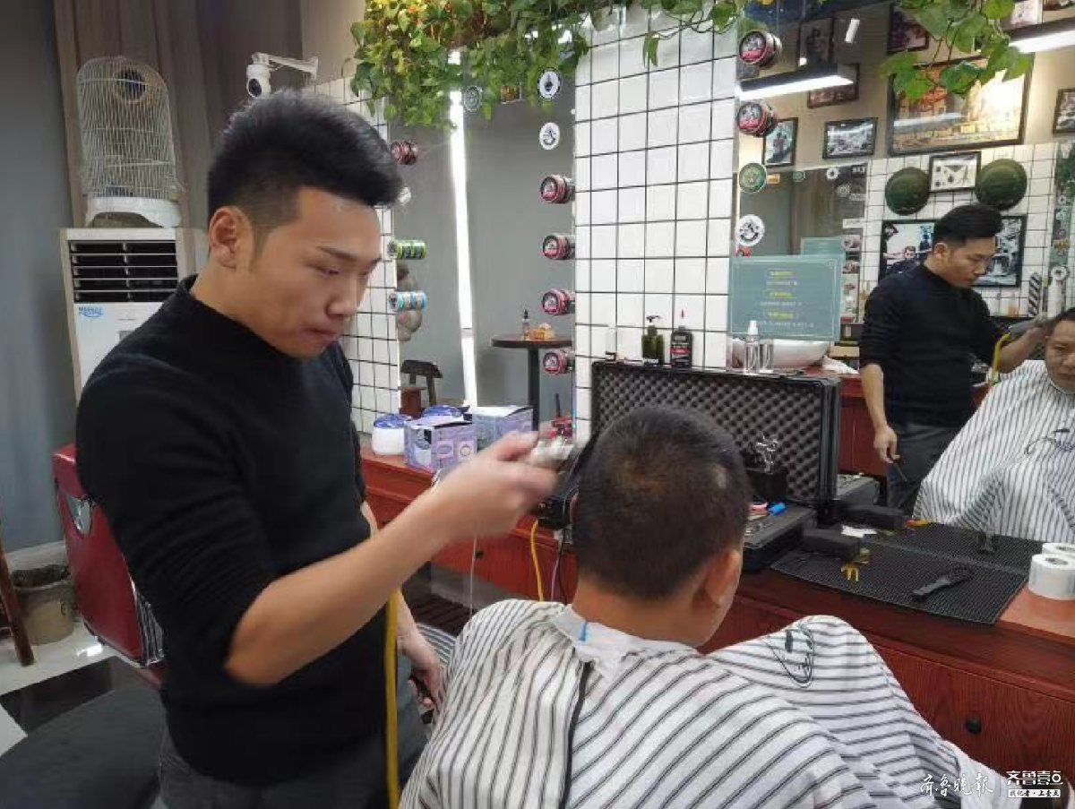 上海理发师|短章|界面新闻 · 正午
