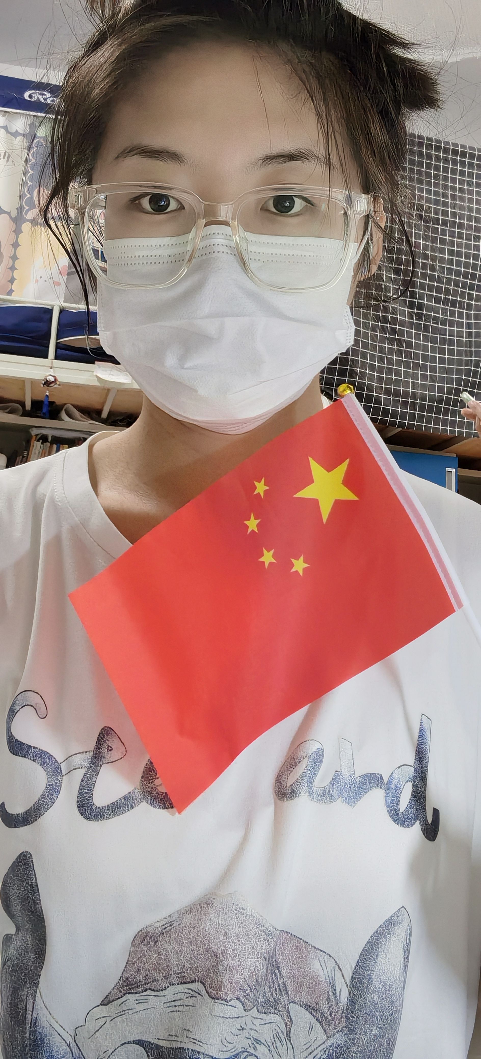 带中国国旗的口罩图片图片